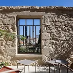 Hub Hospitality * Chania (Crete)