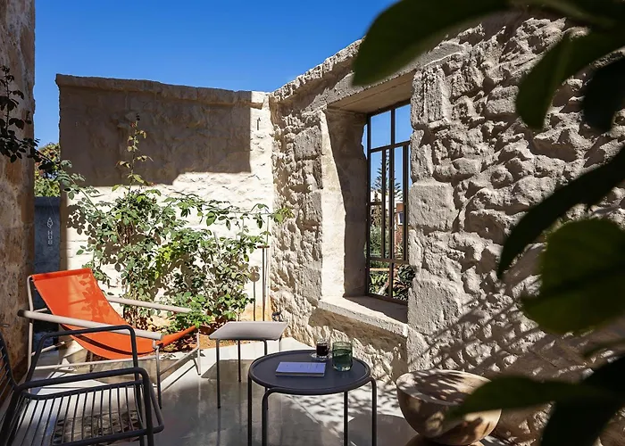 Hub Hospitality ハニア